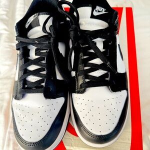 Nike Black and White Sneakers